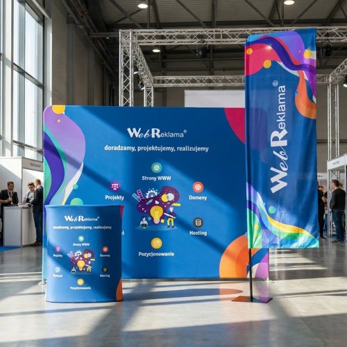 Ścianka 300x230cm trybunka nerka i winder prostokątny 275cm w przestrzeni targowej