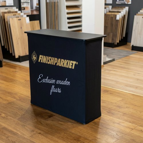 Trybunka express na stelażu typu pop up reklama do sklepu